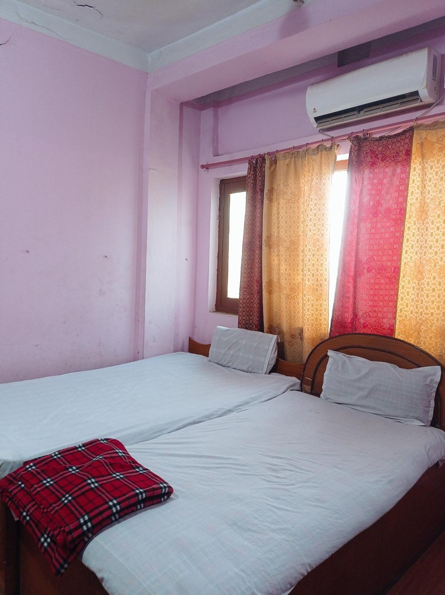 Darshan Namaste Hotel & Lodge Bhairāhawā Exterior foto
